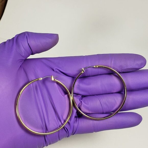 Women's Fashion Gold tone Big Hoop design Earrings - Stylish and Elegant - Picture 7 of 7